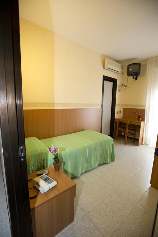 Hotel Ganfo Sirmione Quarto foto